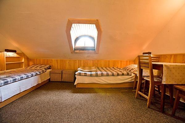 Schronisko Pttk Samotnia Hostel Karpacz Bilik gambar