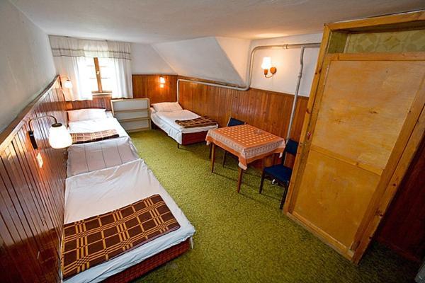 Schronisko Pttk Samotnia Hostel Karpacz Bilik gambar
